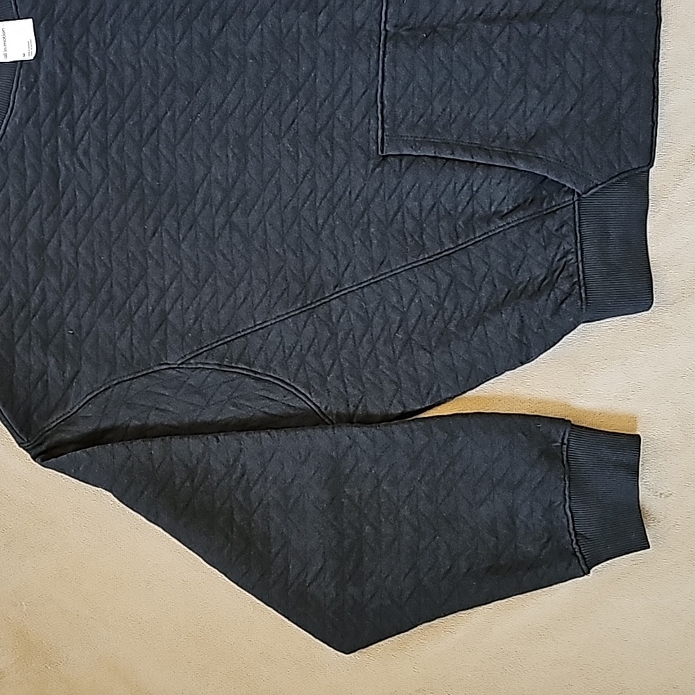 All In Motion black cropped sweatshirt - Picture 3 of 12